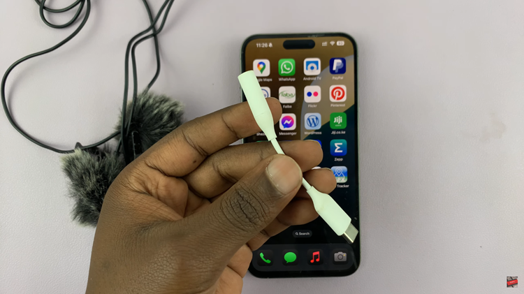 How To Connect Lapel Lavalier Microphone To iPhone