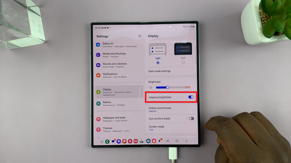 How To Enable/Disable Automatic Screen Brightness On Galaxy Z Fold 6