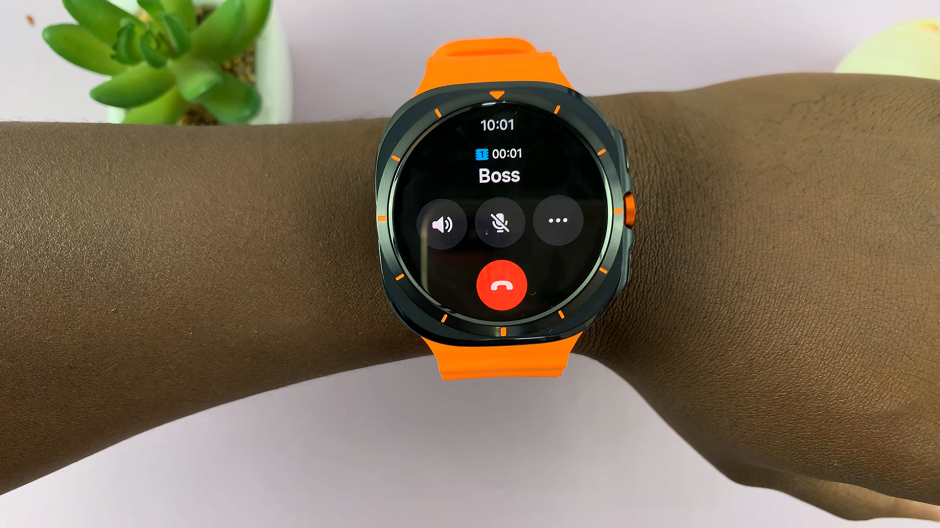 How To Accept & End Incoming Calls With Gestures On Galaxy Watch Ultra