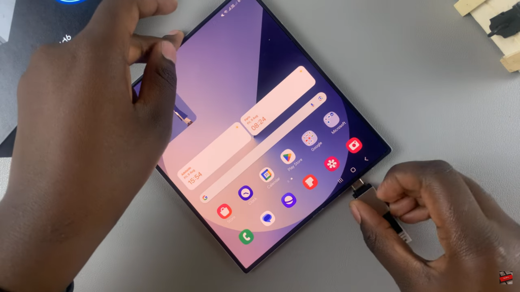 Connect USB Flash Drive To Samsung Galaxy Z Fold 6