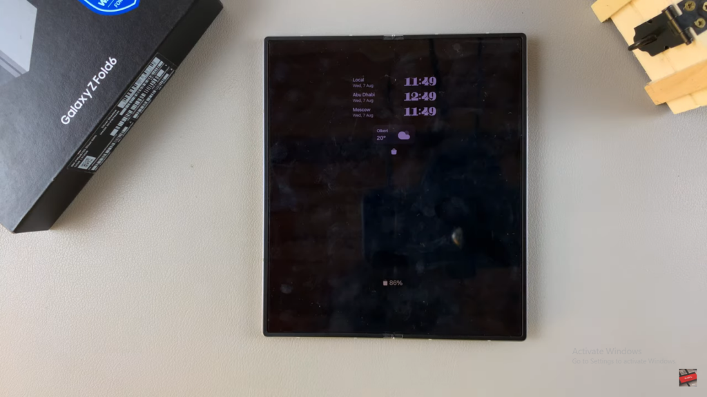 Add Multiple Clocks To Always ON Display Of Samsung Galaxy Z Fold 6