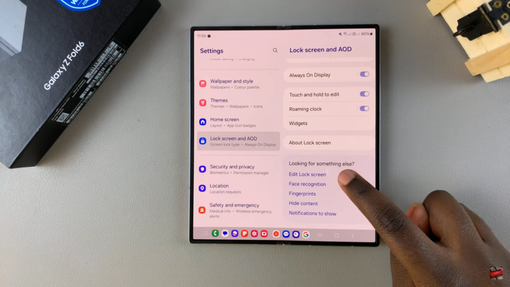 Add Analog Clock To Always ON Display Of Samsung Galaxy Z Fold 6