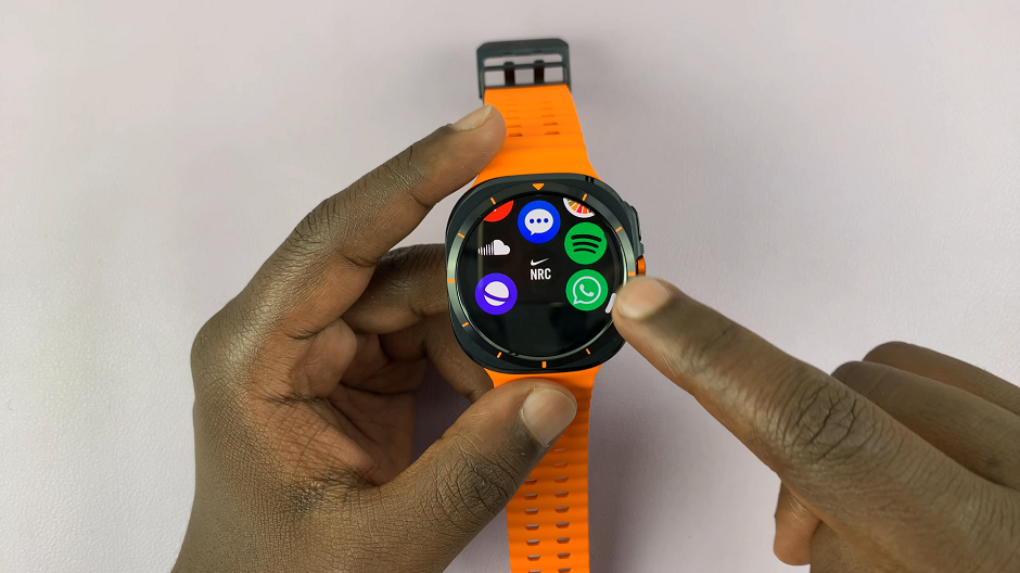 WhatsApp Messager On Galaxy Watch Ultra