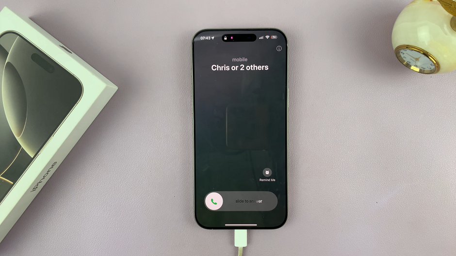 How To Answer Incoming Calls When Screen Is Locked On iPhone 16