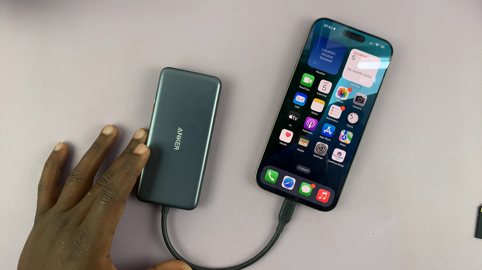 Anker 8-in-1 USB-C Hub Connected to iPhone 16