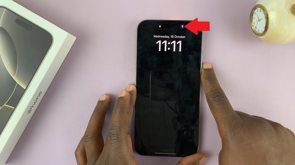 Turn Off Flashlight (Torch) Without Unlocking iPhone