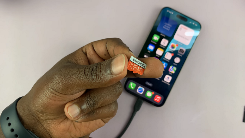 Connect microSD Card On iPhone 16