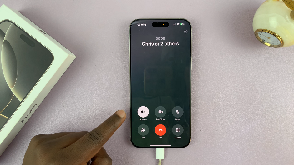 Accept Incoming Calls Using Siri On iPhone 16