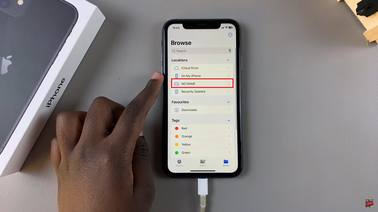 How To Connect USB Flash Drive To iPhone 11