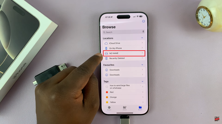 How To Connect USB Flash Drive To iPhone 16