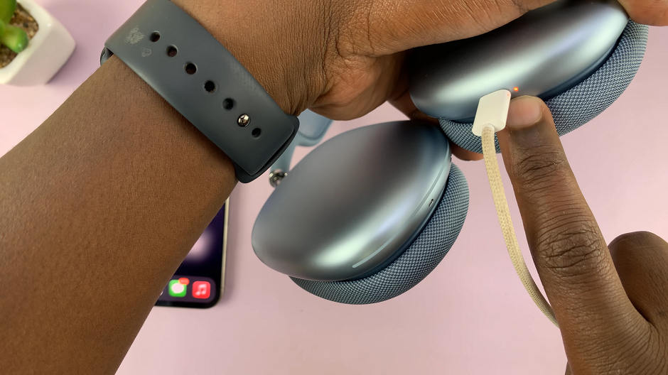 How To Charge Your AirPods Max