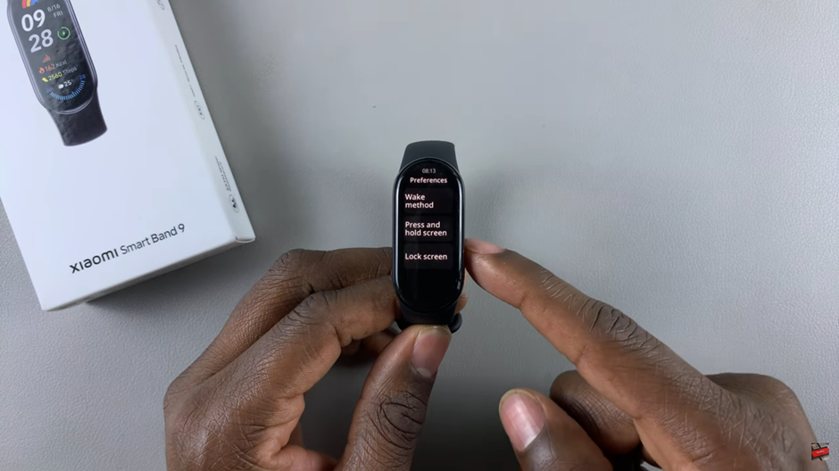 How To Enable / Disable 'Press To Hold Screen' On Xiaomi Smart Band 9