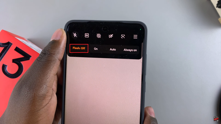 How To Turn ON & OFF Camera Flash On OnePlus 13