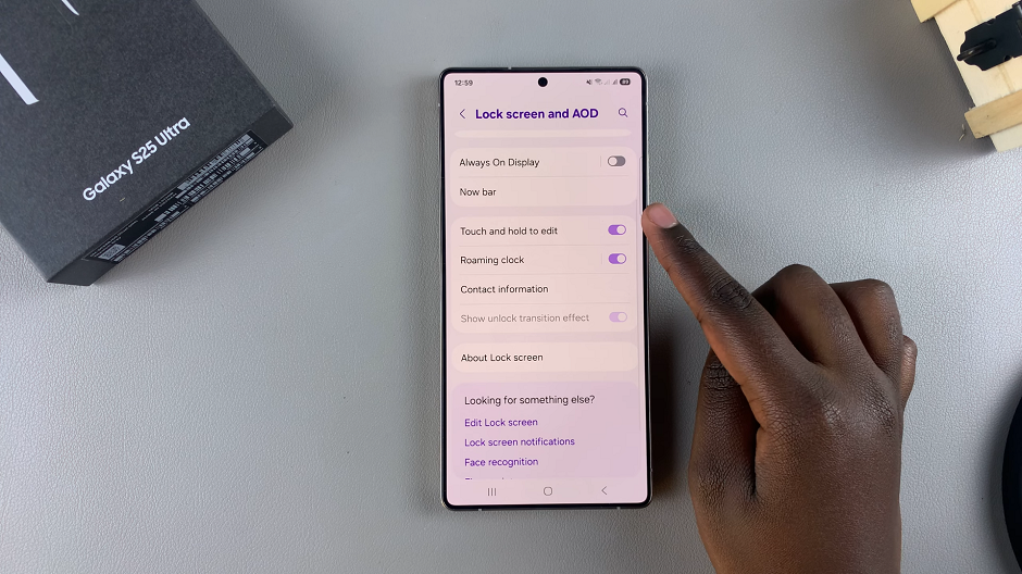 How To Enable Touch & Hold To Edit Lock Screen On Galaxy S25