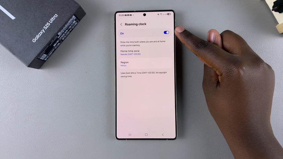 How To Enable Roaming Clock On Galaxy S25