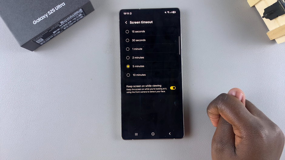 How To Enable 'Keep Screen On While Viewing' On Galaxy S25