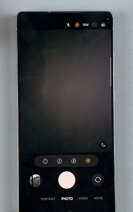 Turn ON Camera Timer On Galaxy S25