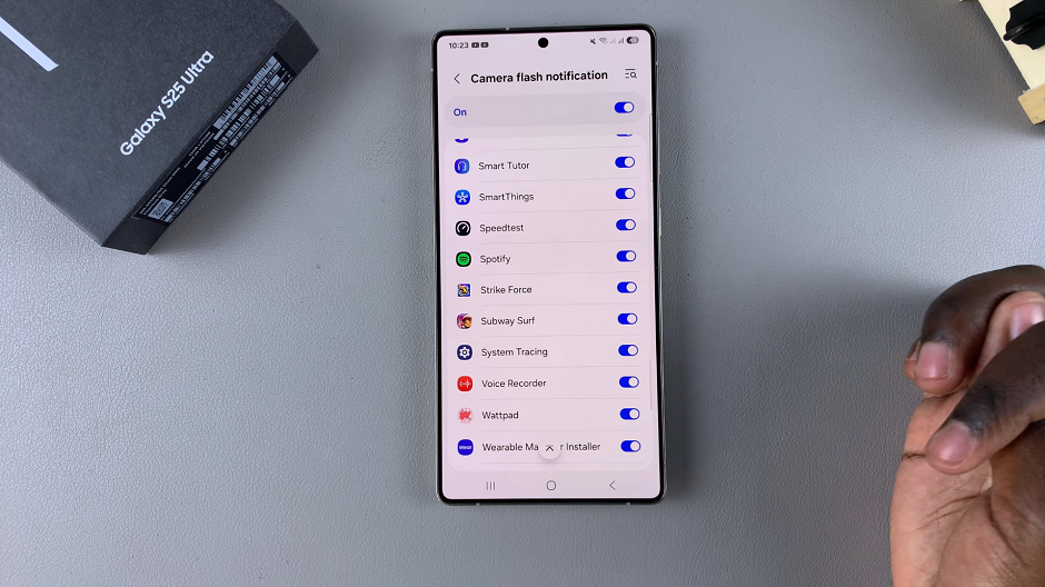 Enable Camera Flash Notifications On Galaxy S25