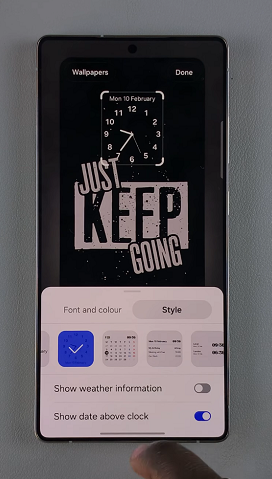 How To Add Analog Clock To Lock Screen Of Galaxy S25