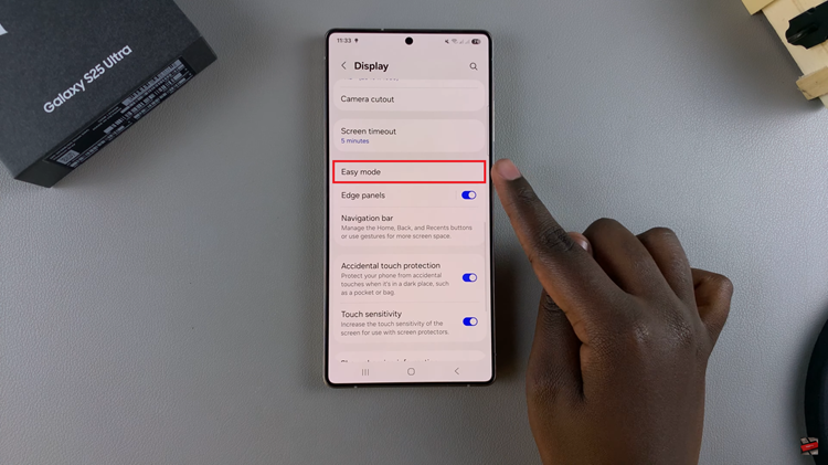 How To Enable & Disable Easy Mode On Samsung Galaxy S25 & S25 Ultra