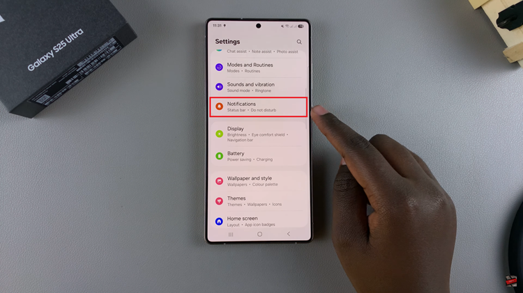 How To Enable Edge Lighting For Notifications On Samsung Galaxy S25 & S25 Ultra