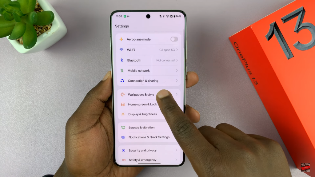 Change Wallpaper On OnePlus 13
