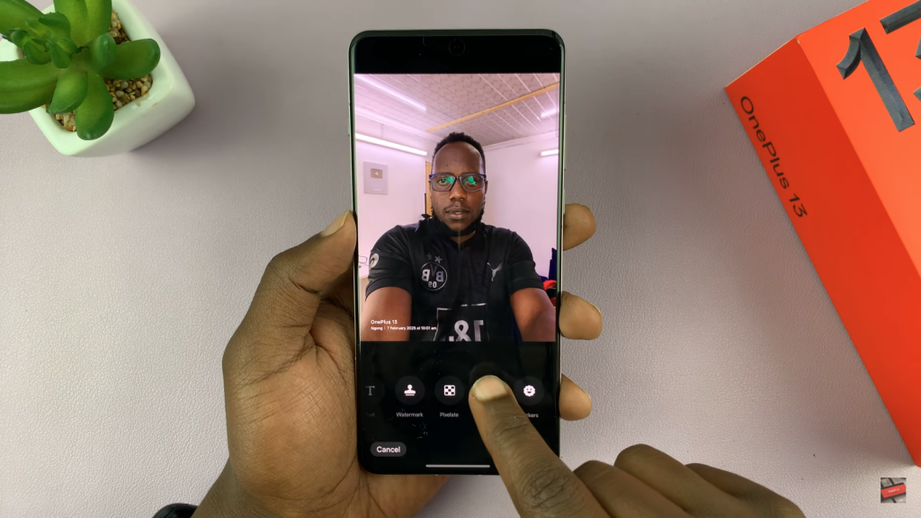Retouch Selfies On OnePlus 13