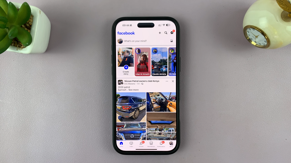 Turn ON Dark Mode On Facebook App On iPhone