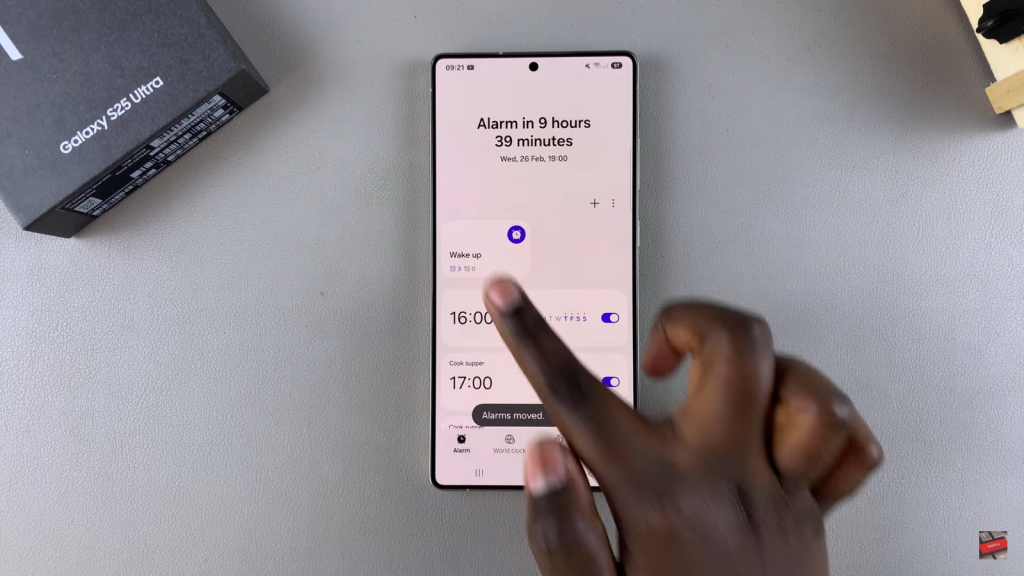 Create Alarm Group On Samsung Galaxy S25