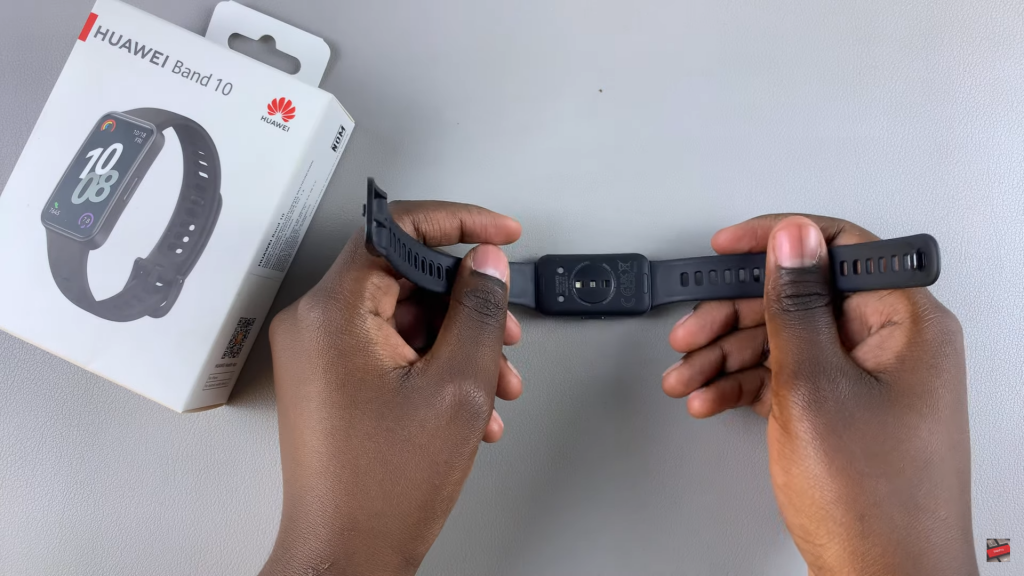 Change Straps Of Huawei Band 10